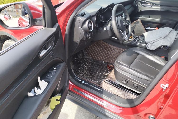 Used Alfa Romeo Stelvio 2017 2.0T 200HP Luxury Edition
