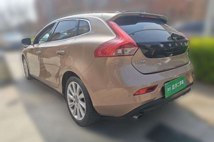 Used Volvo V40 2016 T4 Smart Luxury Edition
