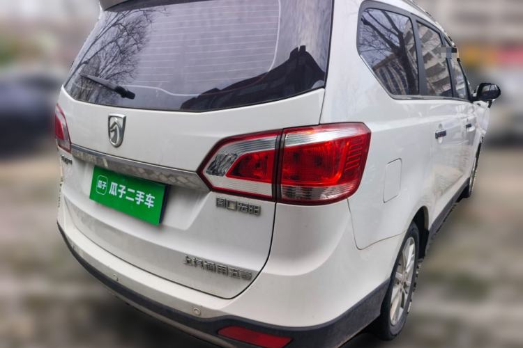 Used Baojun 730 2014 1.5L manual luxury trim 7 seats