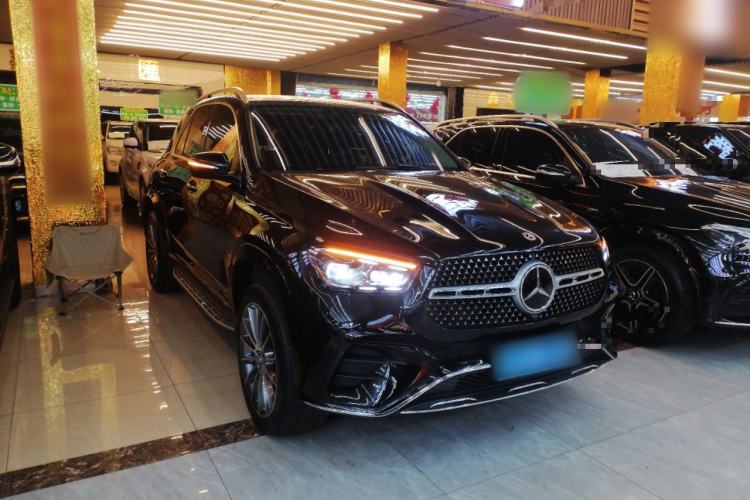 Used Mercedes-Benz GLE 2024 GLE 450 4MATIC Luxury Model Front Right 45 Deg