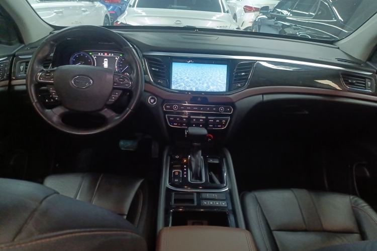 Used GAC Trumpchi GS8 2017 320T Two-Wheel Drive Luxury Smart Connectivity Version (7 Seats)
