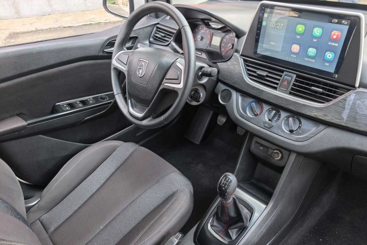 Used Baojun 310 2016 1.2L manual Comfort trim level