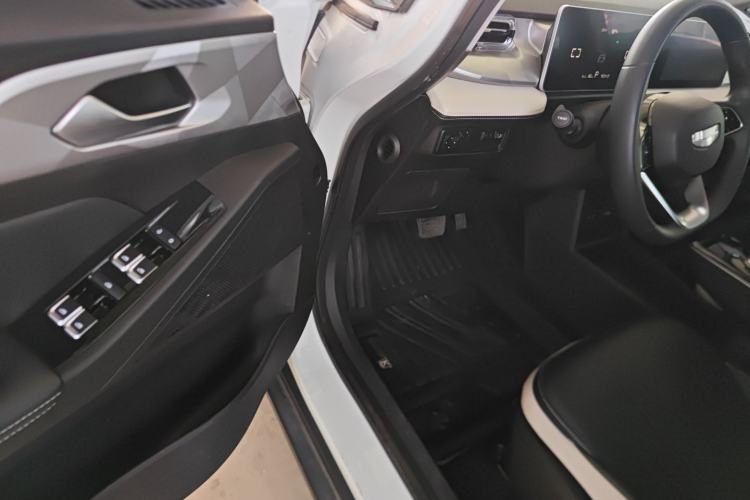 Used Geometry E Firefly 2022 401KM Lightning Tiger 4-Seater