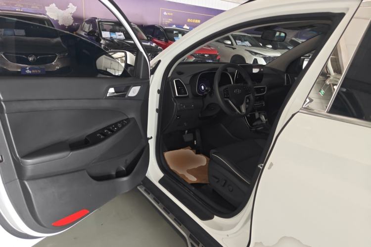Used Hyundai Tucson 2020 280TGDi Two-Wheel-Drive GLS Fashion Edition China VI Standard
