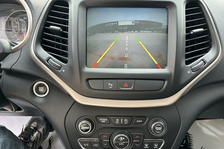 Used Jeep Cherokee 2017 2.0L Superior Edition