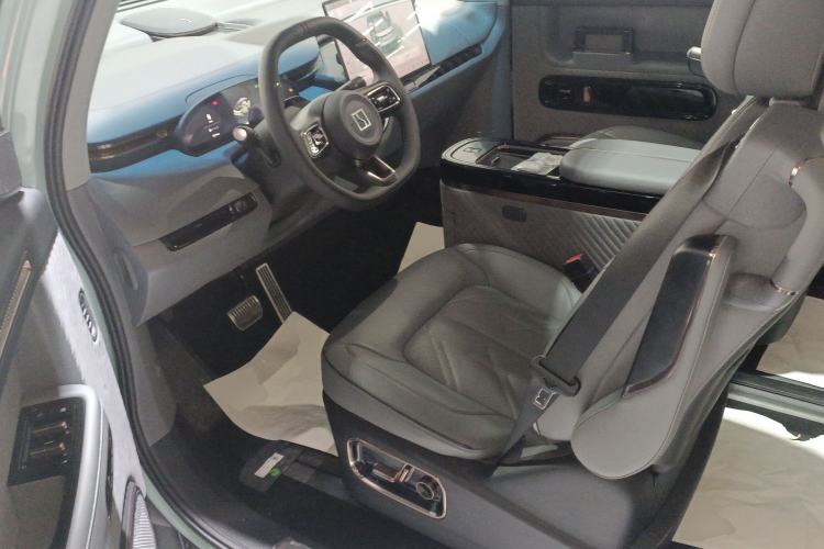 Used Zeekr MIX 2025 Intelligent Driving Version
