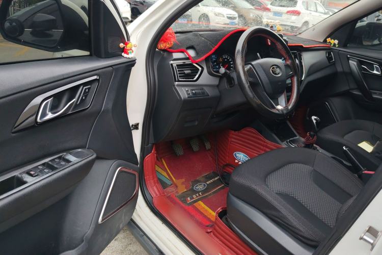 Used FAW Senya R7 2016 1.6L Manual Comfort Model Driver Seat