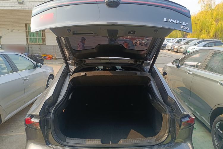 Used Changan UNI-V iDD 2023 ZhiDian iDD 1.5T 113km ZhiKu Model