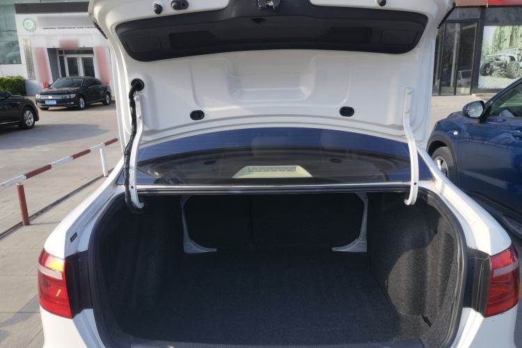 Used Volkswagen Lavida 2013 Restyled Classic 1.6L Automatic Comfort Edition
