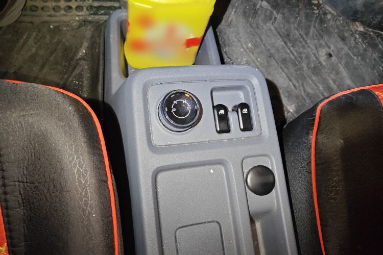 Used Wuling Yangguang 2024 300km Comfort Version with Sealed Windows 60kW
