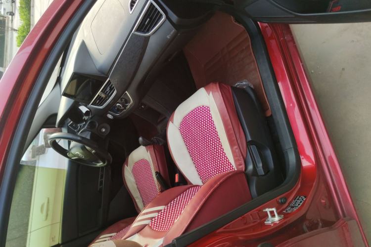 Used Baojun 310 2016 1.2L manual Comfort trim level Interior 1