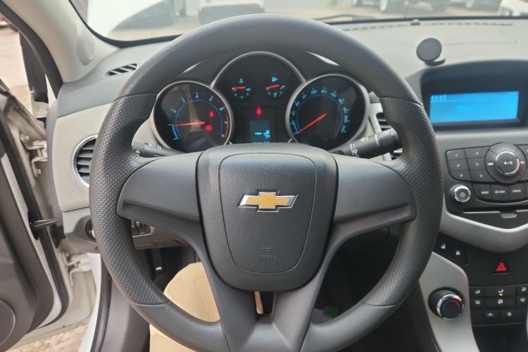 Used Chevrolet Cruze 2014 1.6L SL Millionth Anniversary Edition MT
