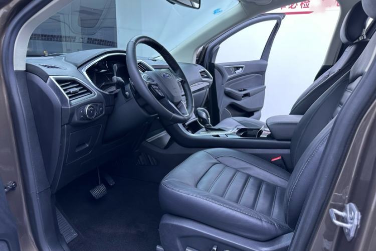 Used Ford Edge 2016 EcoBoost 245 Two-Wheel-Drive Titanium 7-Seater
