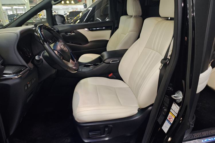 Used Lexus LM 2020 300h Seven-Seat Elegant Edition
