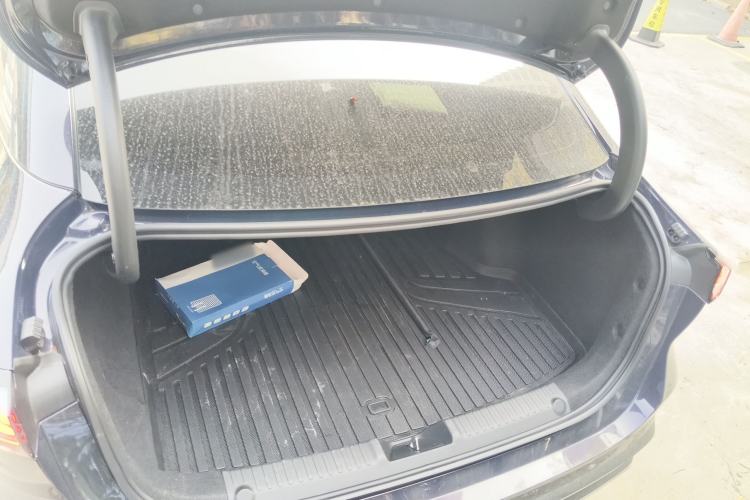 Used Geely Galaxy L6 2023 125km MAX Trunk