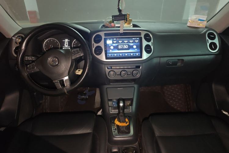 Used Volkswagen Tiguan 2013 1.8 TSI Automatic Two-Wheel Drive Comfort Edition Center Console