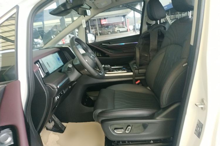 Used GAC Trumpchi M8 2024 Master Series 400T Prestige Edition