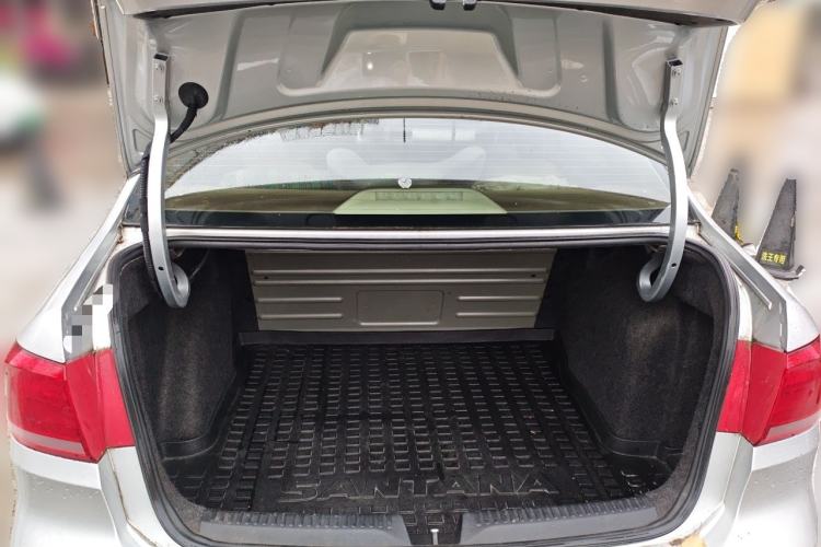 Used Volkswagen Santana 2013 1.6L Automatic Comfort Edition Trunk