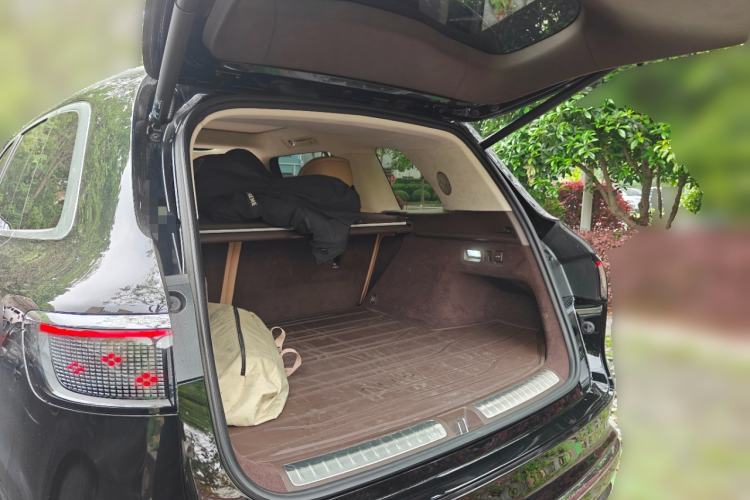 Used Hima AITO M8 2025 Extended-Range Max+ Version 53.4 kWh 5-Seater Edition Trunk