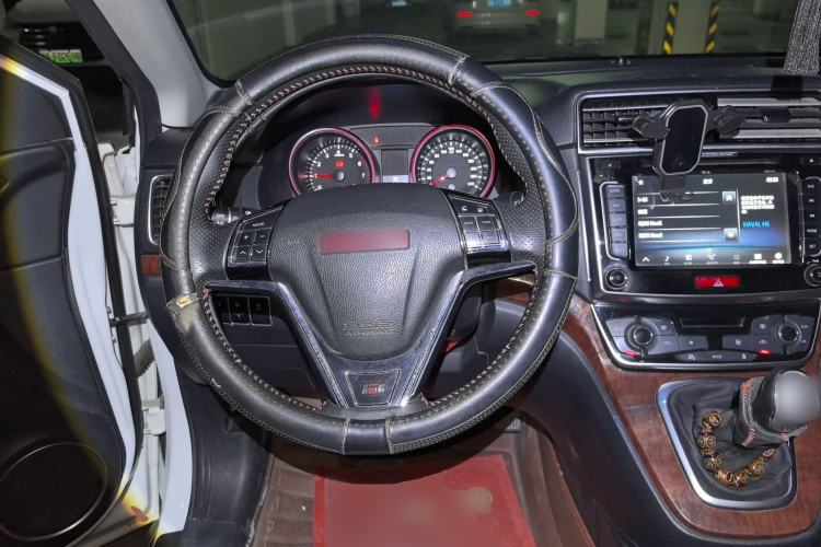Used Haval H6 2015 Revised Version Sport Edition 1.5T Manual Transmission Two-Wheel Drive Elite Grade
