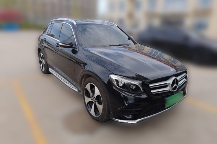 Used Mercedes-Benz GLC 2018 GLC 300 4MATIC Sport Edition Front Right 45 Deg