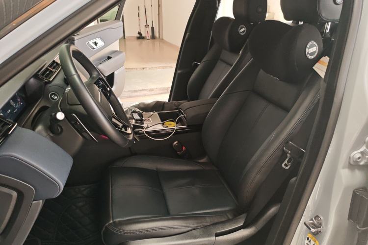 Used Land Rover Range Velar 2024 Dynamic SE Left Front Seat