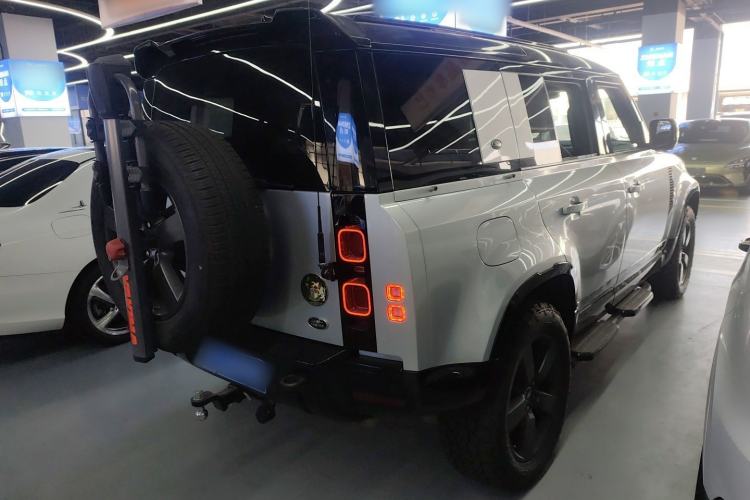 Used Land Rover Defender 2021 110 P400 X-DYNAMIC HSE Rear Right 45 Deg