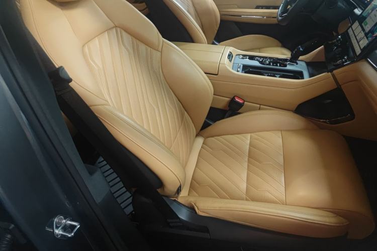 Used Lynk & Co 09 2021 2.0T Halo Six-Seater