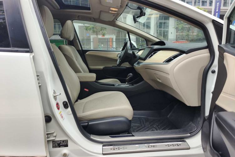 Used Honda Jade 2016 1.8L Automatic Comfort Elite Version 5 Seats Interior 8