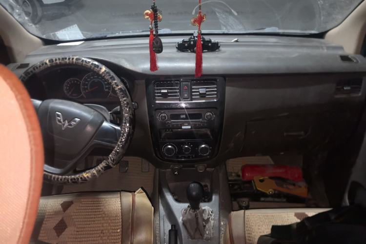 Used Wuling Rongguang V 2016 1.2L Standard Version