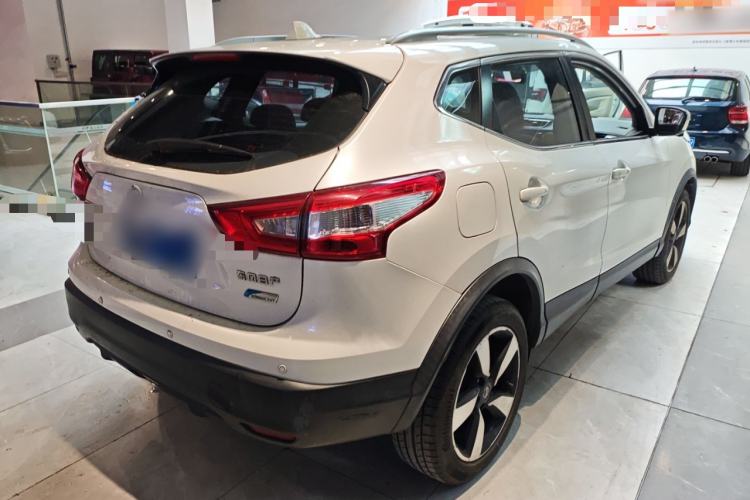 Used Nissan Qashqai 2016 2.0L CVT Deluxe Edition Rear Right 45 Deg
