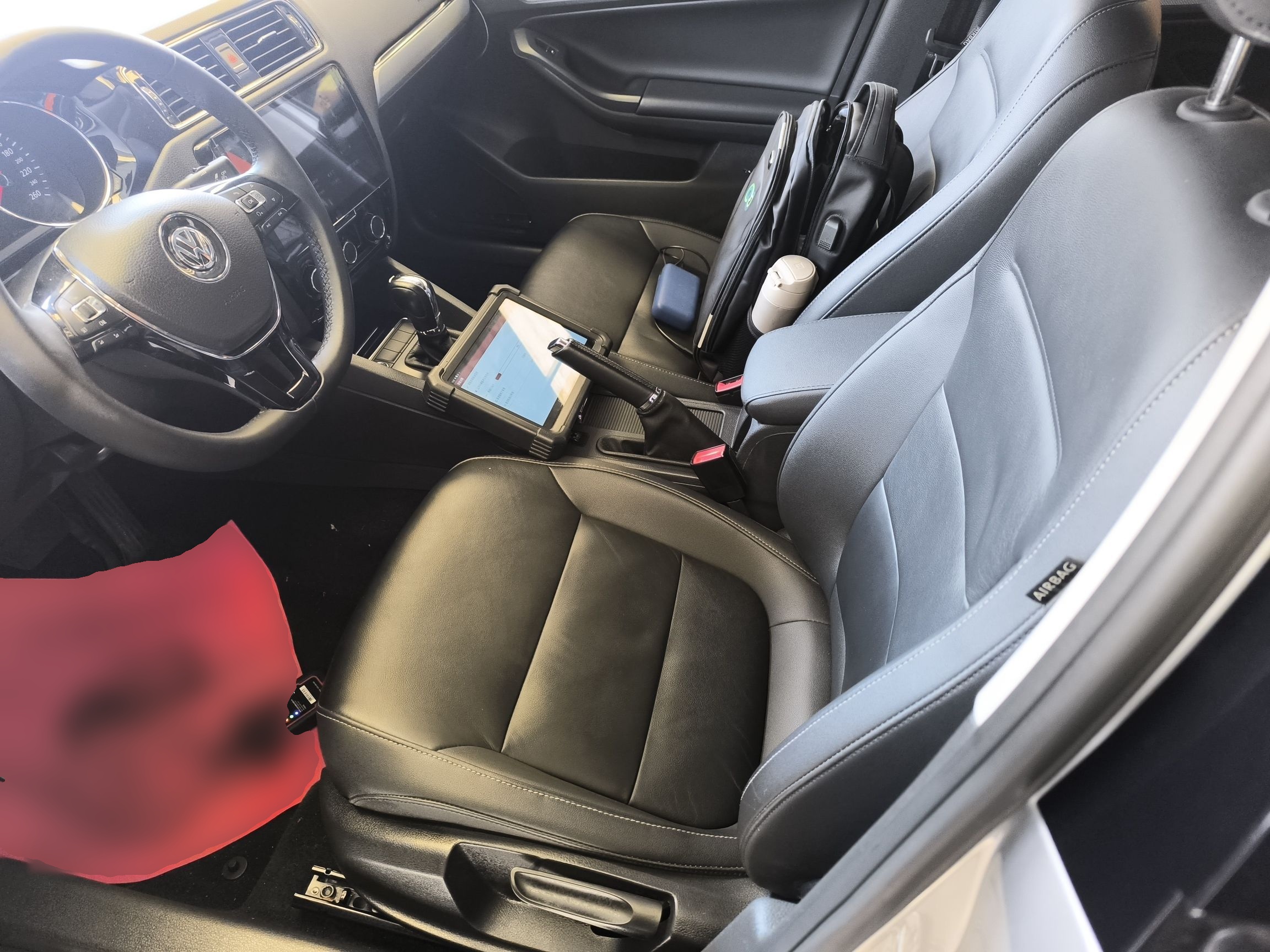 المقاعد الأمامية داخل السيارة