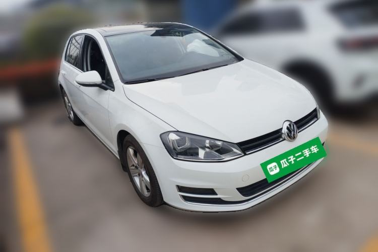 Used Volkswagen Golf 2015 1.4TSI Automatic Luxury Model Front Right 45 Deg