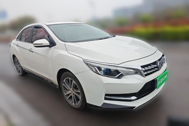 Used Venucia D60 2018 1.6L CVT Smart Connect Elite Edition Front Right 45 Deg