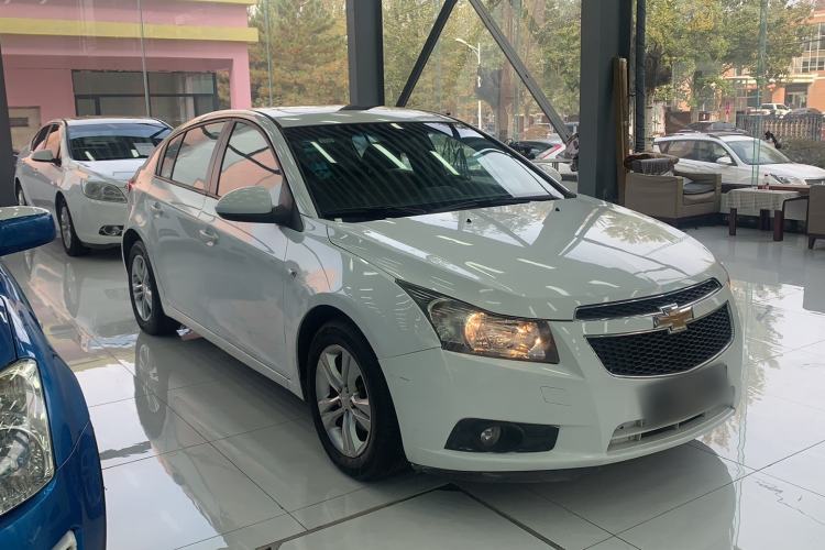 Used Chevrolet Cruze 2013 Hatchback 1.6L Manual Luxury Model
