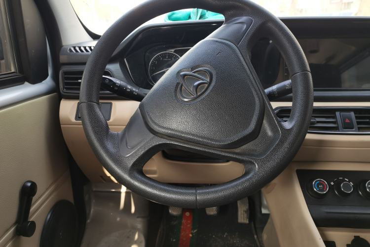 Used CHANGAN KUAYUE Xing V3 2023 1.5L Gasoline Comfort Model 7-Seater Passenger Vehicle Steering Wheel