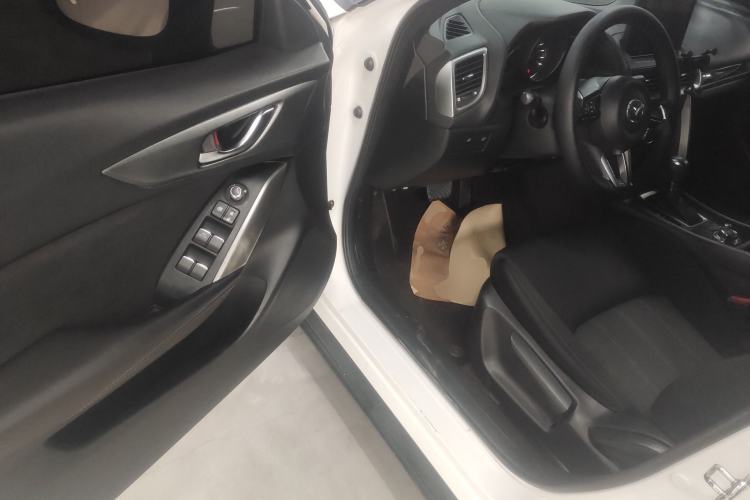 Used Mazda CX-4 2018 2.0L Automatic Two-Wheel Drive Blue Sky Dynamic Version China V Standard
