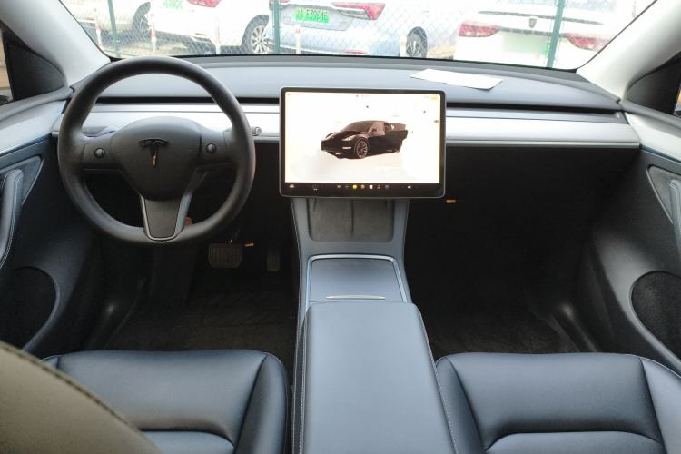 Used Tesla Model Y 2023 Long-Range All-Wheel-Drive Version