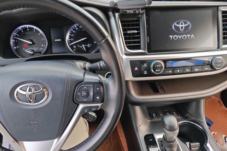 Used Toyota Highlander 2021 2.0T Four-Wheel Drive Luxury Edition 7 Seats Center Console