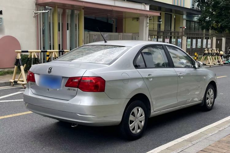Used Volkswagen Jetta 2015 1.6L Manual Fashion Edition Exterior 7
