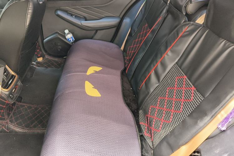 Used Dongfeng Aeolus Yixuan MAX 2021 1.5T Dark Night Holy Light Edition (Hybrid) Left Rear Seat