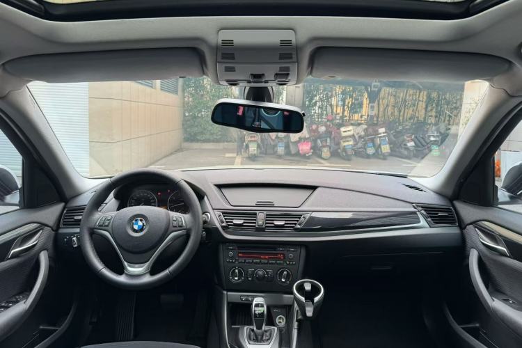 Used BMW X1 2014 sDrive18i Fashion Model Interior 3