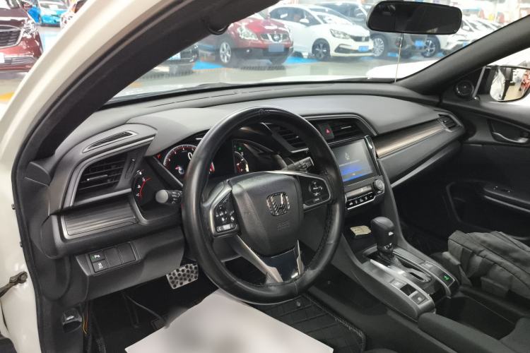 Used Honda Civic 2021 HATCHBACK 220TURBO CVT Trendy Cool Edition
