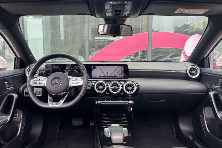 Used Mercedes-Benz A-Class 2022 Revised Version A 200 L Sport Sedan Fashionable Style Center Console