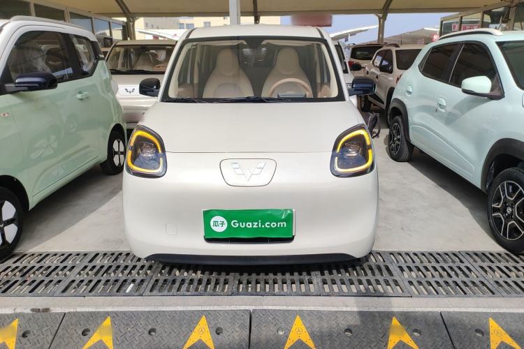 Used Wuling Hongguang MINIEV 2025 Four-Door Version Advanced Edition Front