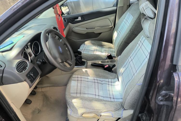 Used Ford Focus 2011 Sedan 1.8L Manual Comfort Model
