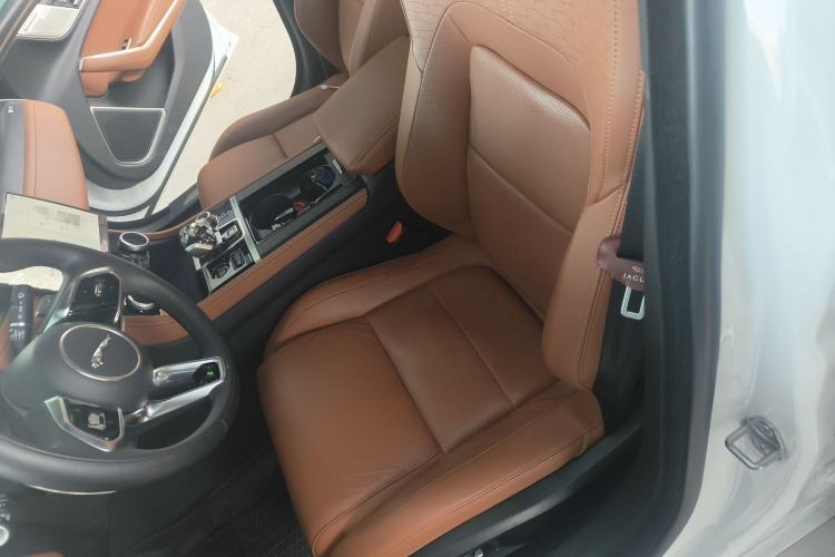 Used Jaguar XFL 2024 2.0T P300 Four-Wheel Drive Flagship Sport Gold Edition Left Front Seat