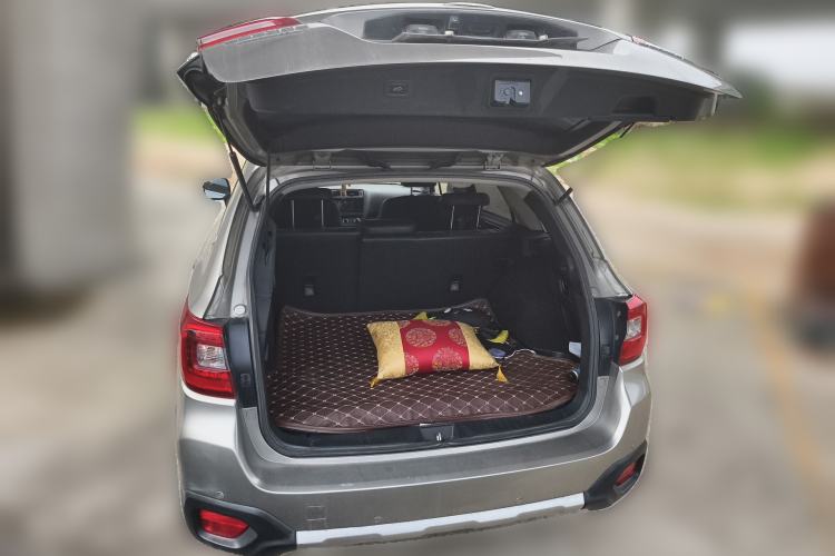 Used Subaru Outback 2015 2.5i Sport Navigation Edition Trunk