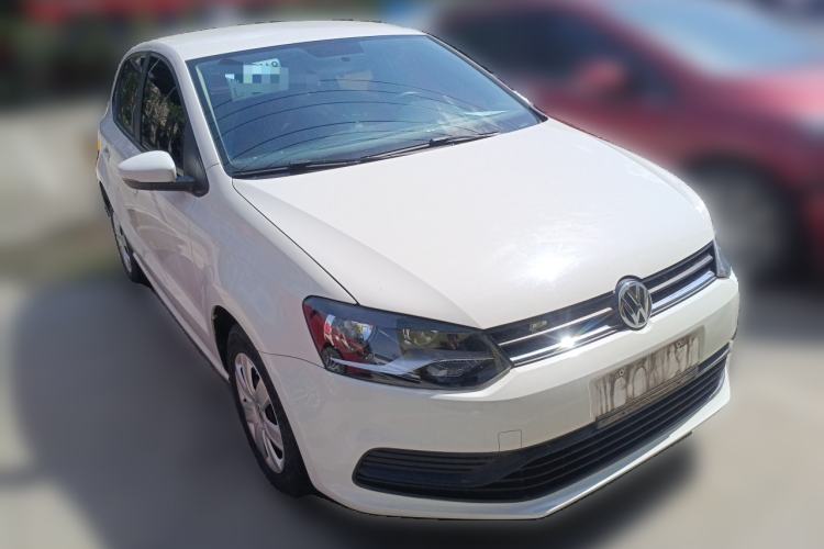 Used Volkswagen Polo 2016 1.4L Manual Fashion Model Front Right 45 Deg