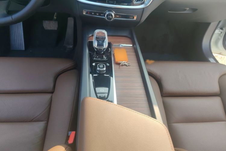 Used Volvo S60 2025 B4 Zhiyuan Luxury Edition